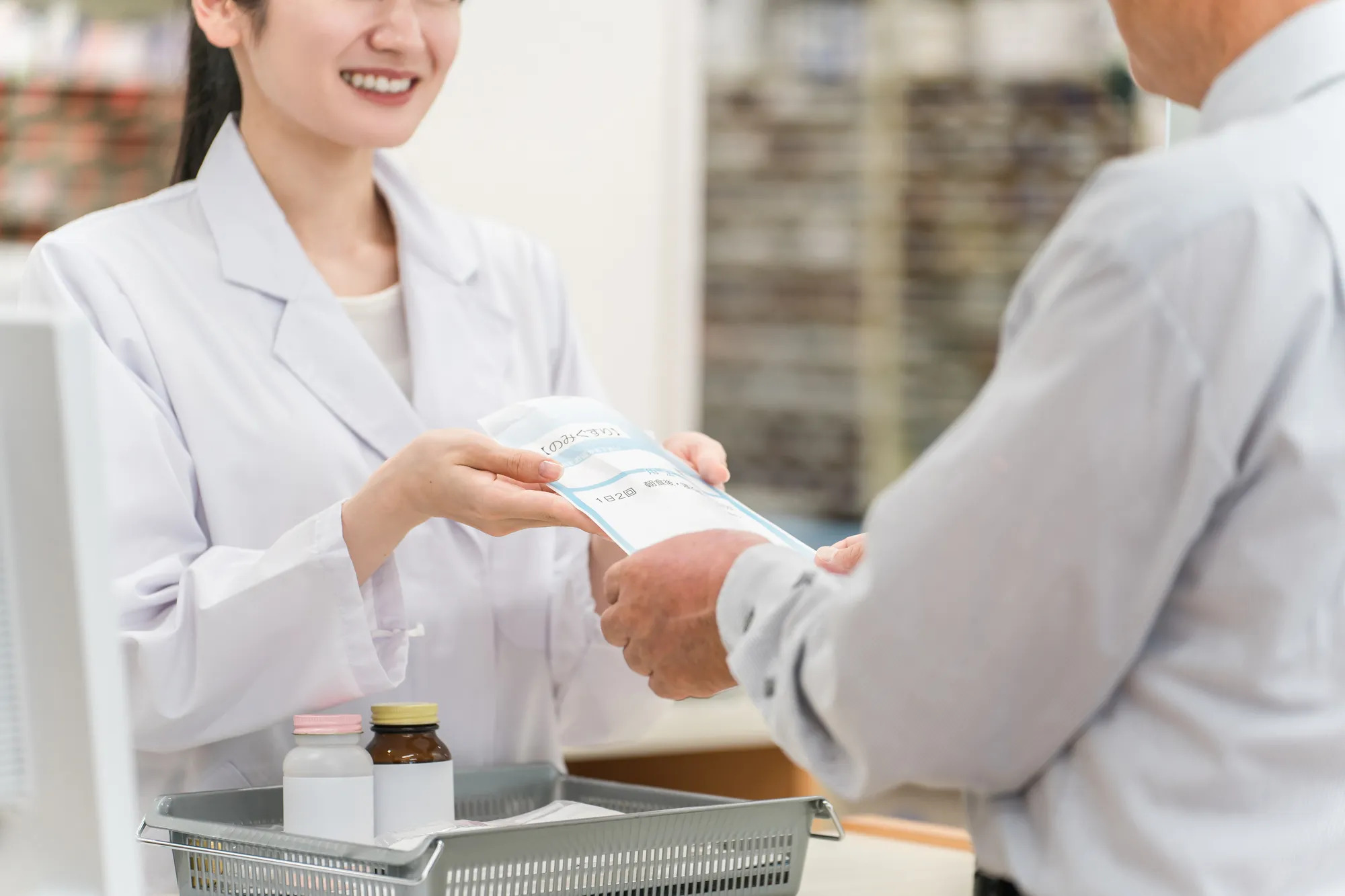 薬剤師の職場環境と働き方を比較するイメージ